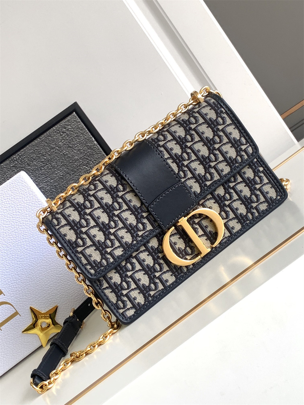 D*0r 30 MONTAIGNE EAST-WEST BAG WITH CHAIN Blue D*0r Oblique Jacquard 25x16.5x8 cm
