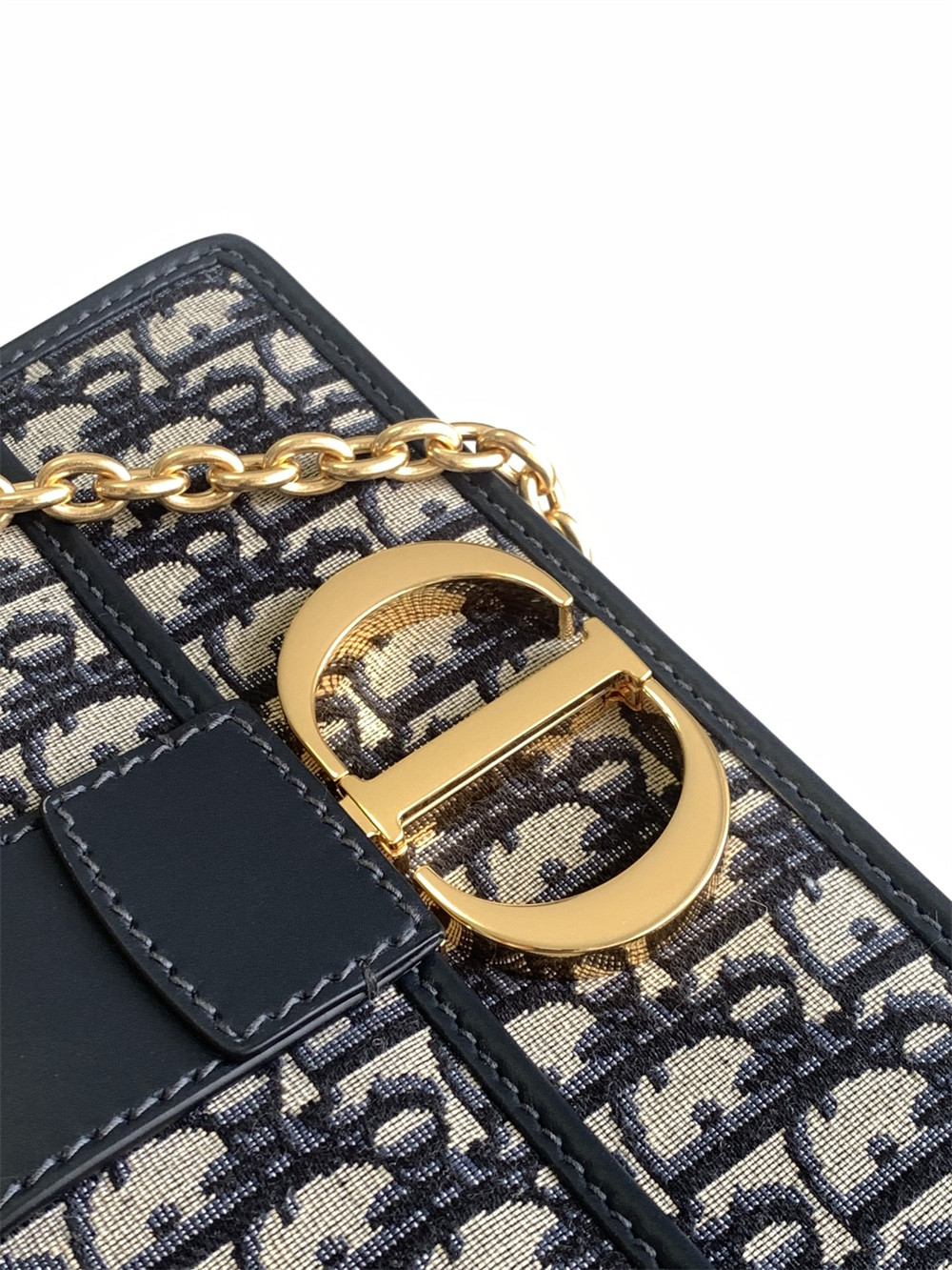D*0r 30 MONTAIGNE EAST-WEST BAG WITH CHAIN Blue D*0r Oblique Jacquard 25x16.5x8 cm