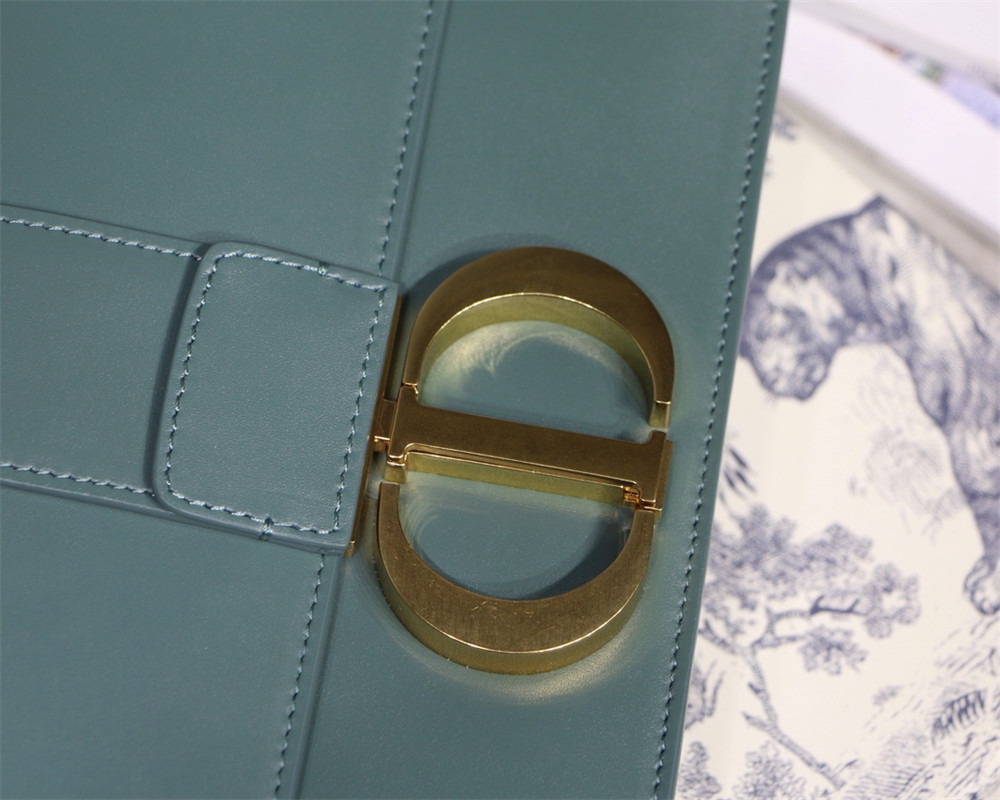 D*0r 30 MONTAIGNE CHAIN BAG BLUE