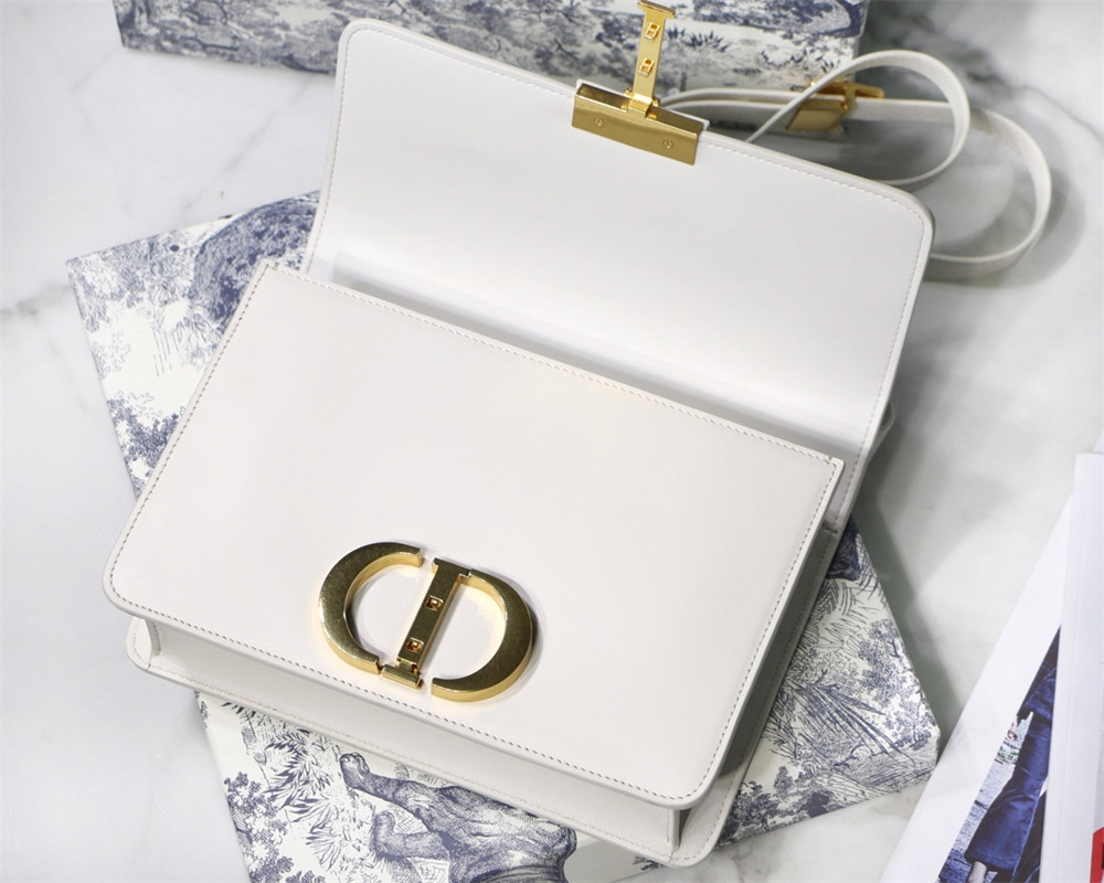 D*0r 30 MONTAIGNE CHAIN BAG WHITE