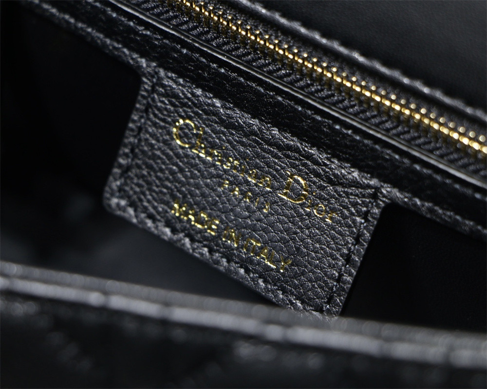 SMALL D*0r CARO BAG Black S*pple Cannage Calfskin 20 x 12 x 7 cm
