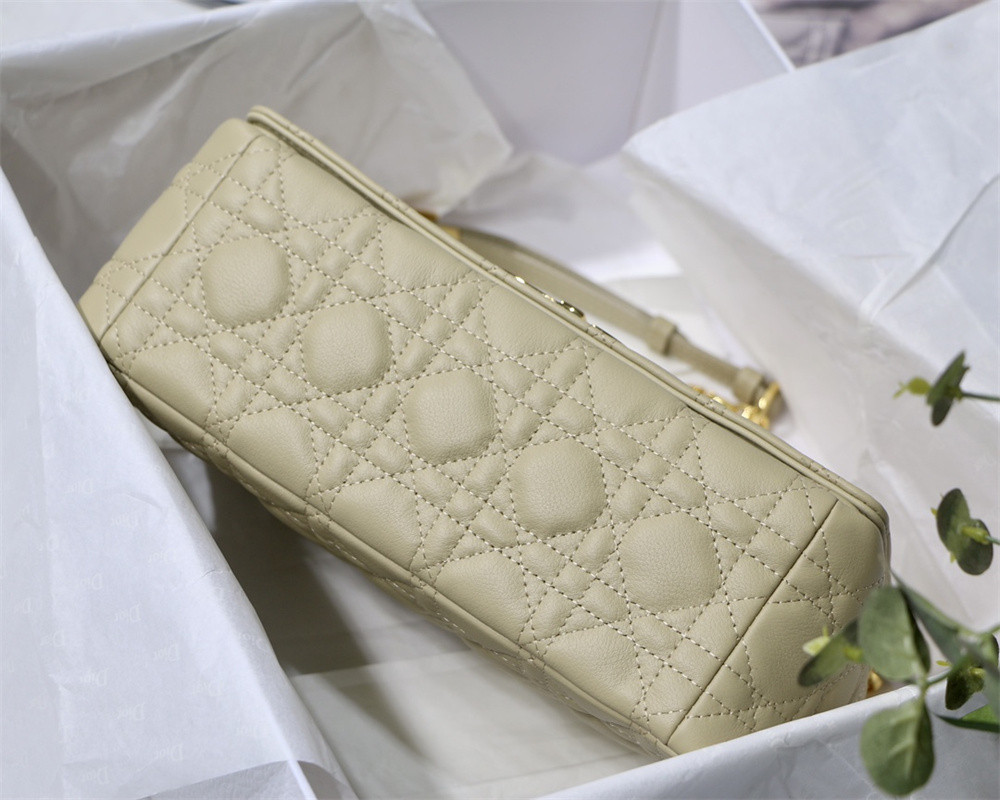 MEDIUM D*0r CARO BAG Beige S*pple Cannage Calfskin 25.5 x 15.5 x 8 cm