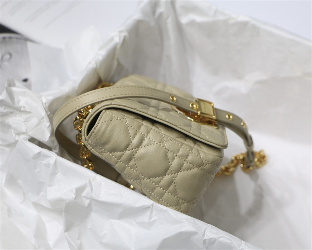 SMALL D*0r CARO BAG Beige S*pple Cannage Calfskin 20 x 12 x 7 cm