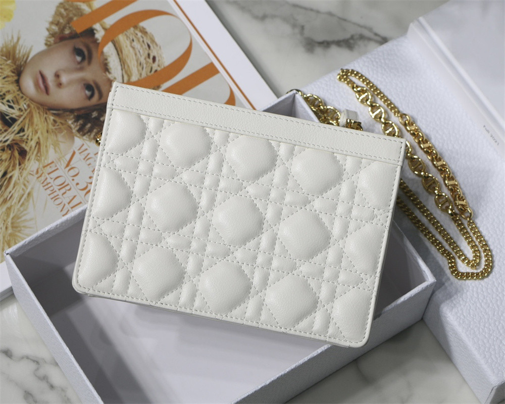 D*0r CARO ZIPPED POUCH WITH CHAIN Latte S*pple Cannage Calfskin 19 x 14 x 4.5 cm