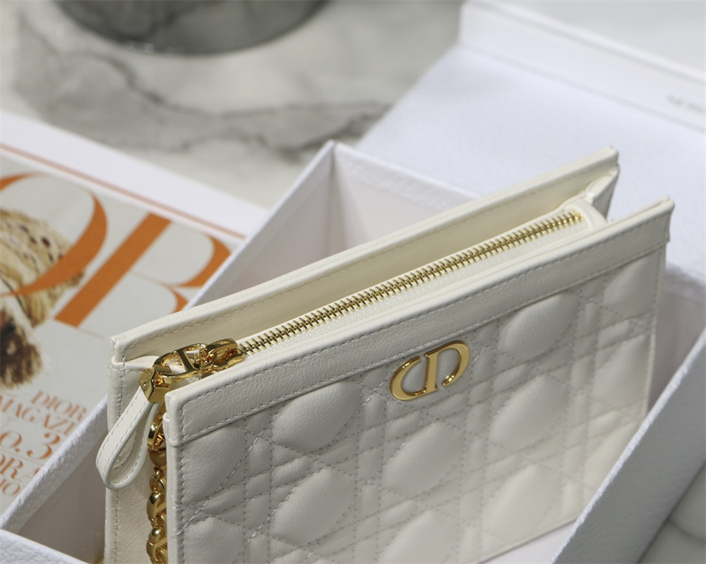 D*0r CARO ZIPPED POUCH WITH CHAIN Latte S*pple Cannage Calfskin 19 x 14 x 4.5 cm
