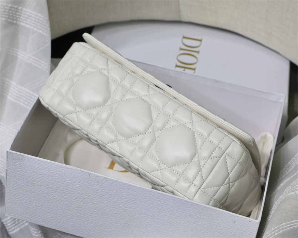 LARGE D*0r CARO BAG Ivory S*pple Cannage Calfskin With Silver Hardware 29 x 18 x 10 cm