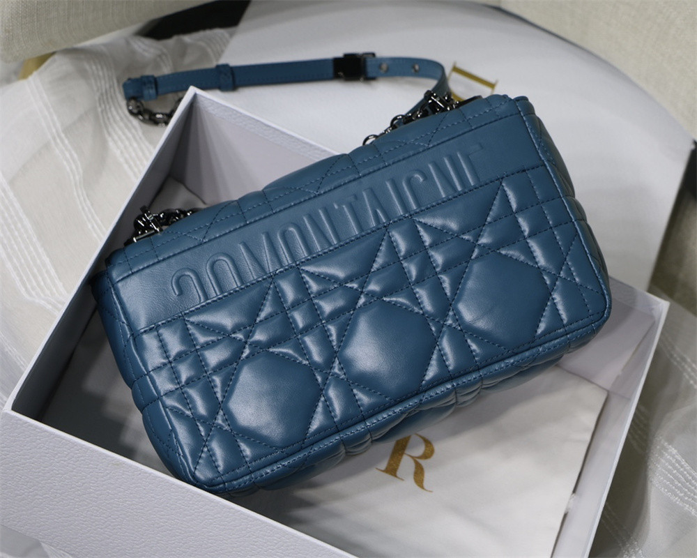 MEDIUM D*0r CARO BAG Navy S*pple Cannage Calfskin With Silver Hardware 25.5 x 15.5 x 8 cm