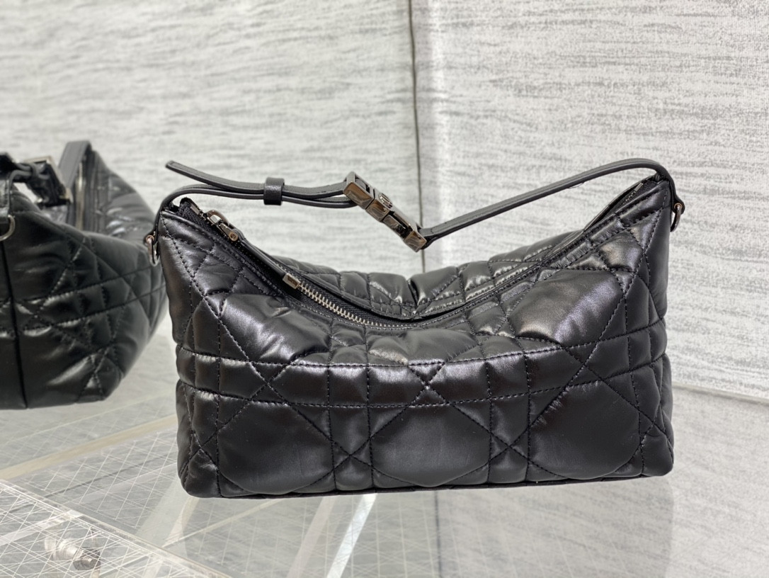 MEDIUM D*0r TRAVEL NOMAD POUCH BLACK
