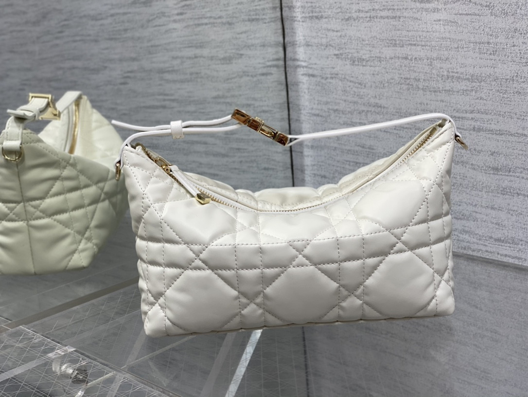 MEDIUM D*0r TRAVEL NOMAD POUCH WHITE