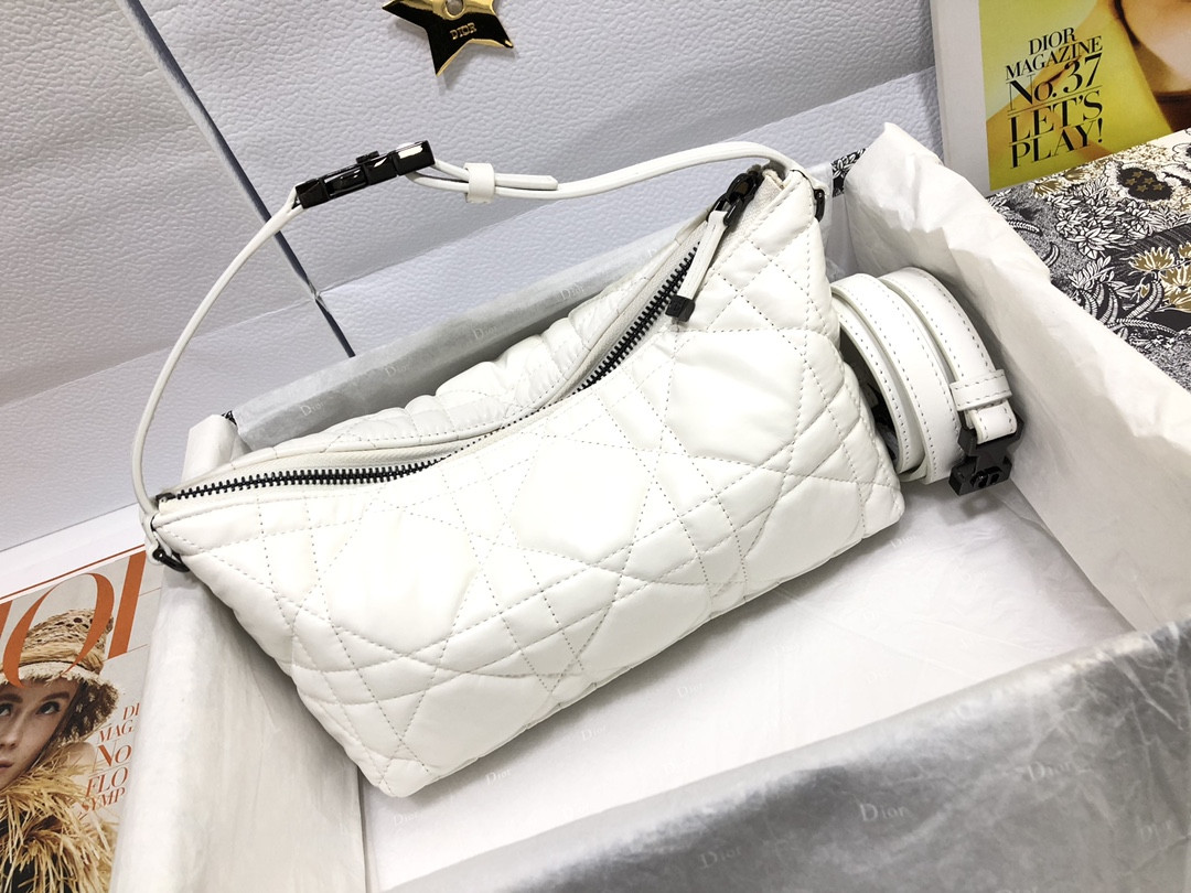 MEDIUM D*0r TRAVEL NOMAD POUCH