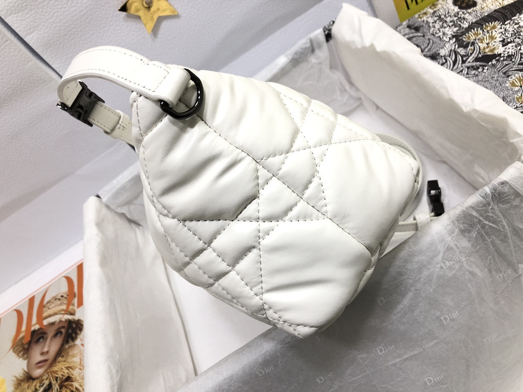 MEDIUM D*0r TRAVEL NOMAD POUCH