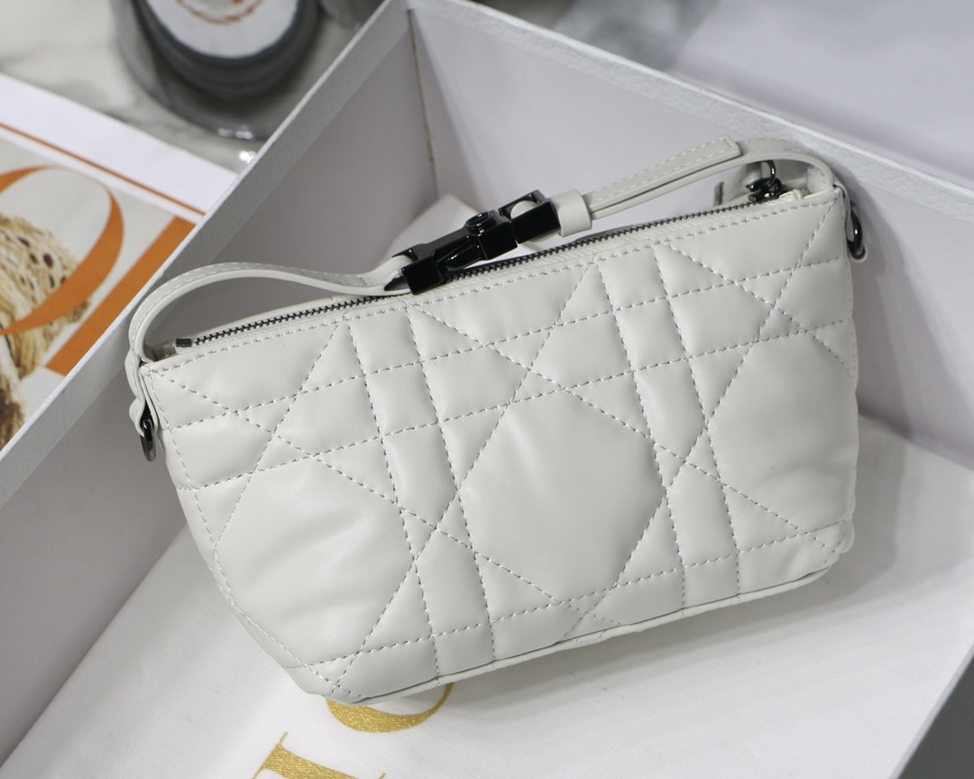 D*0r TRAVEL NOMAD POUCH WHITE