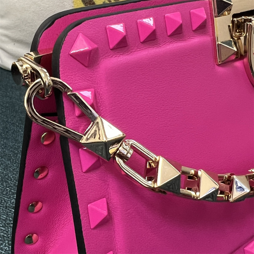 va*t*no GARAVANI ROCKSTUD23 SMALL SMOOTH CALFSKIN SHOULDER BAG ROSERED