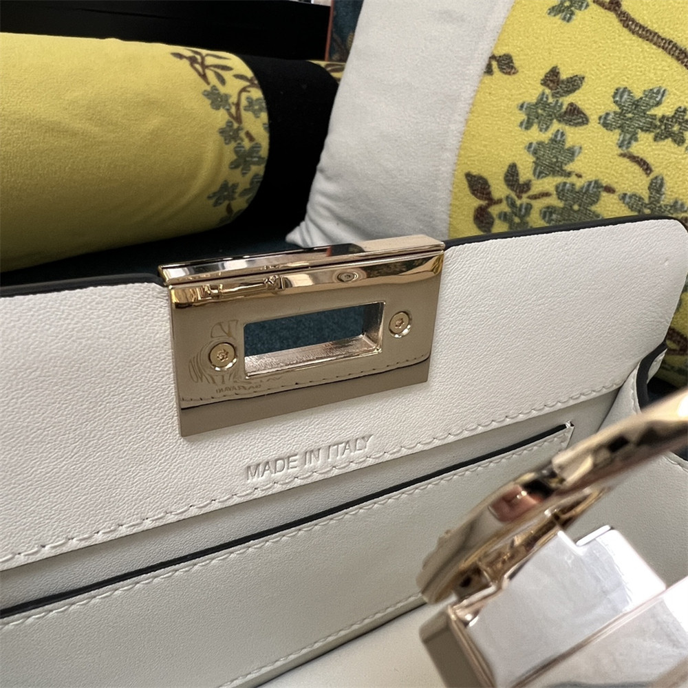 va*t*no GARAVANI ROCKSTUD23 SMALL SMOOTH CALFSKIN SHOULDER BAG IVORY