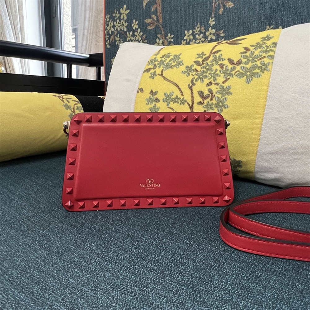 va*t*no GARAVANI ROCKSTUD23 SMALL SMOOTH CALFSKIN SHOULDER BAG RED