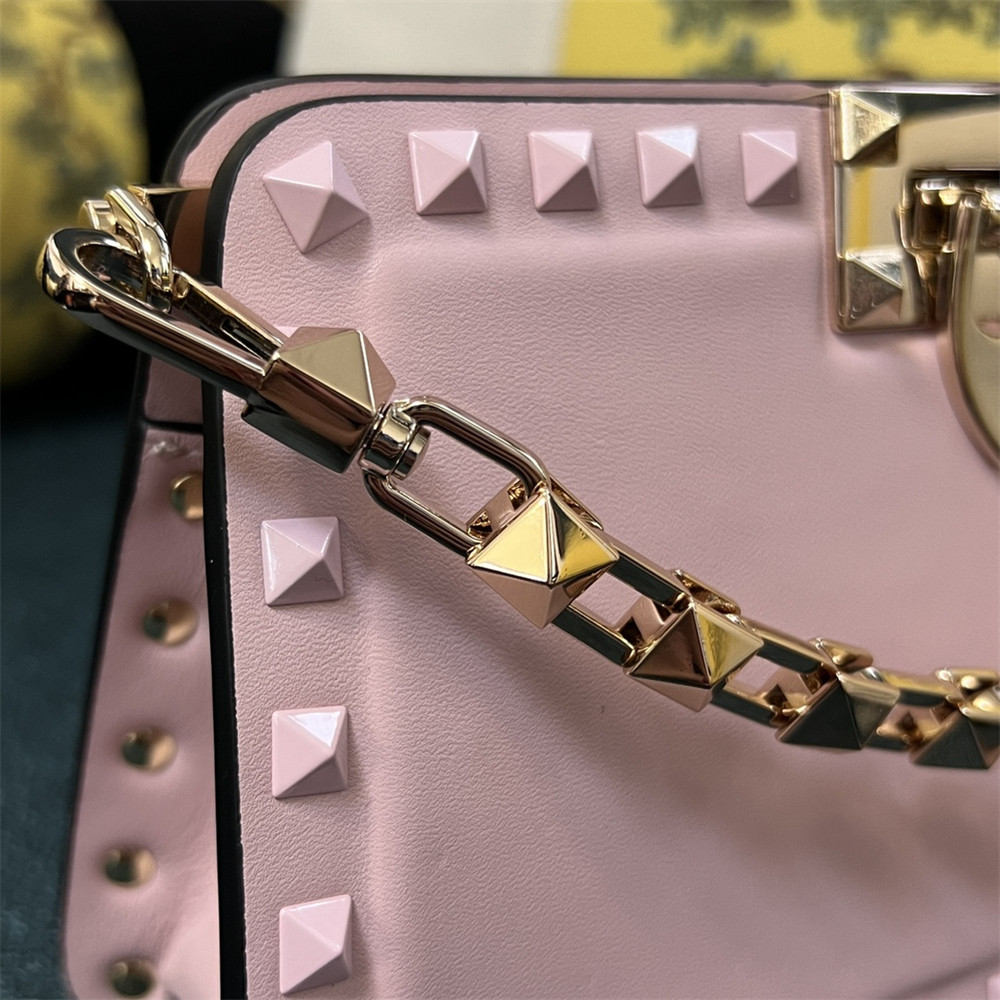 va*t*no GARAVANI ROCKSTUD23 SMALL SMOOTH CALFSKIN SHOULDER BAG PINK