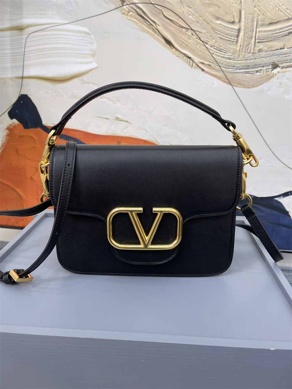 va*t*no GARAVANI LOCÒ CALFSKIN SHOULDER SMALL BAG BLACK 22 x 16 x 7 cm