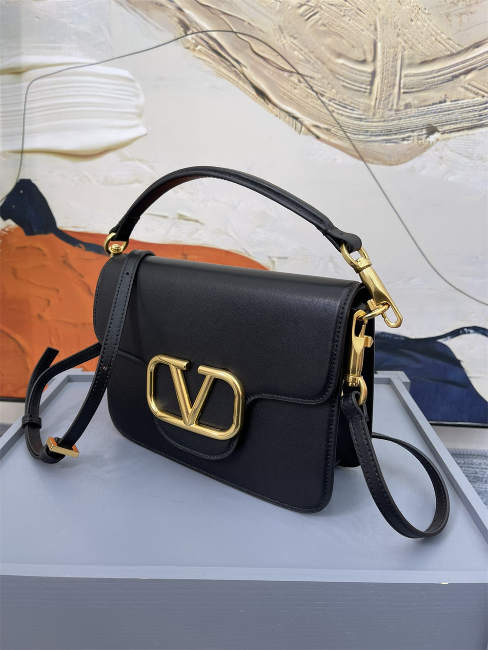 va*t*no GARAVANI LOCÒ CALFSKIN SHOULDER SMALL BAG BLACK 22 x 16 x 7 cm