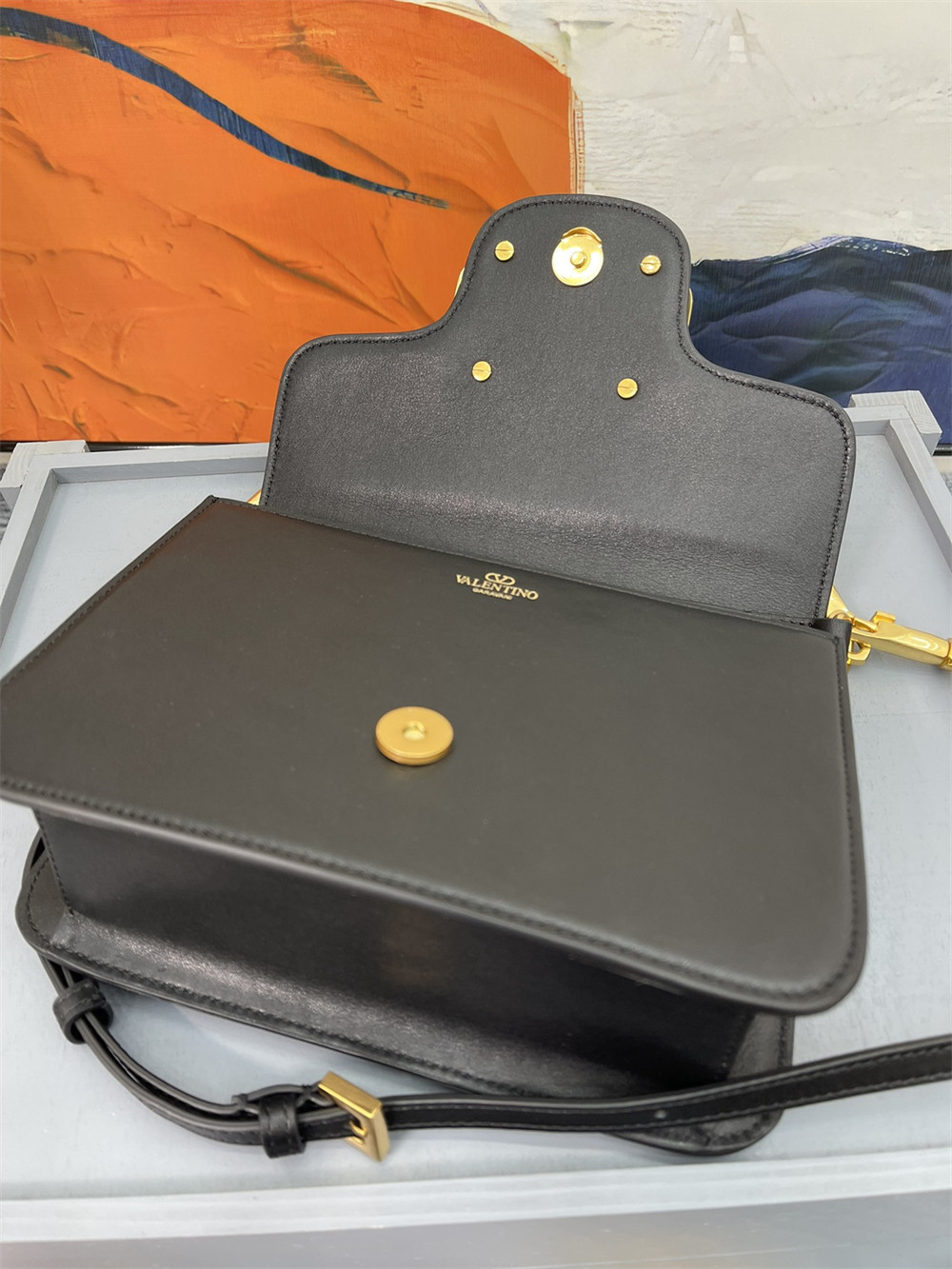 va*t*no GARAVANI LOCÒ CALFSKIN SHOULDER SMALL BAG BLACK 22 x 16 x 7 cm