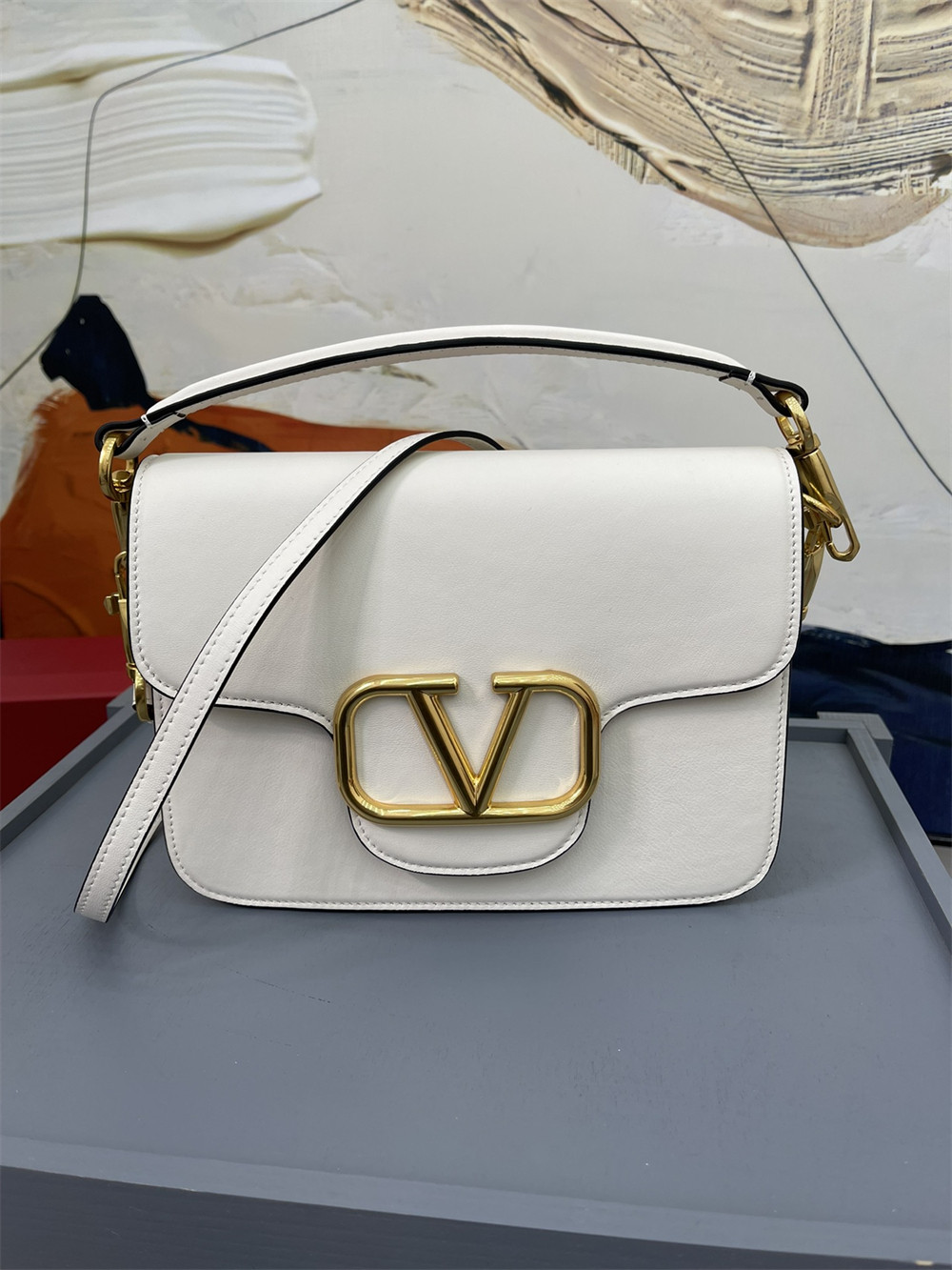 va*t*no GARAVANI LOCÒ CALFSKIN SHOULDER Small BAG 22 x 16  x 7 cm