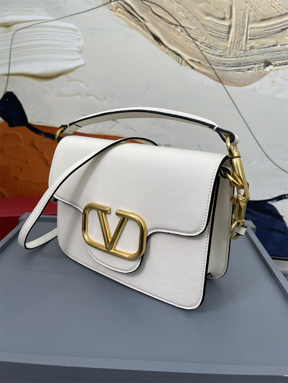 va*t*no GARAVANI LOCÒ CALFSKIN SHOULDER Small BAG 22 x 16  x 7 cm