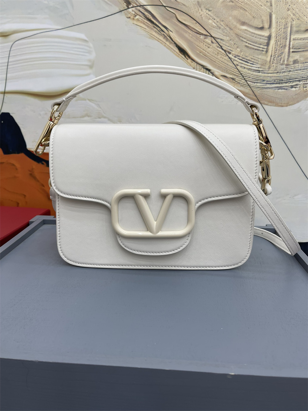 va*t*no GARAVANI LOCÒ CALFSKIN SHOULDER Small BAG With white hardware 22 x 16 x 7 cm