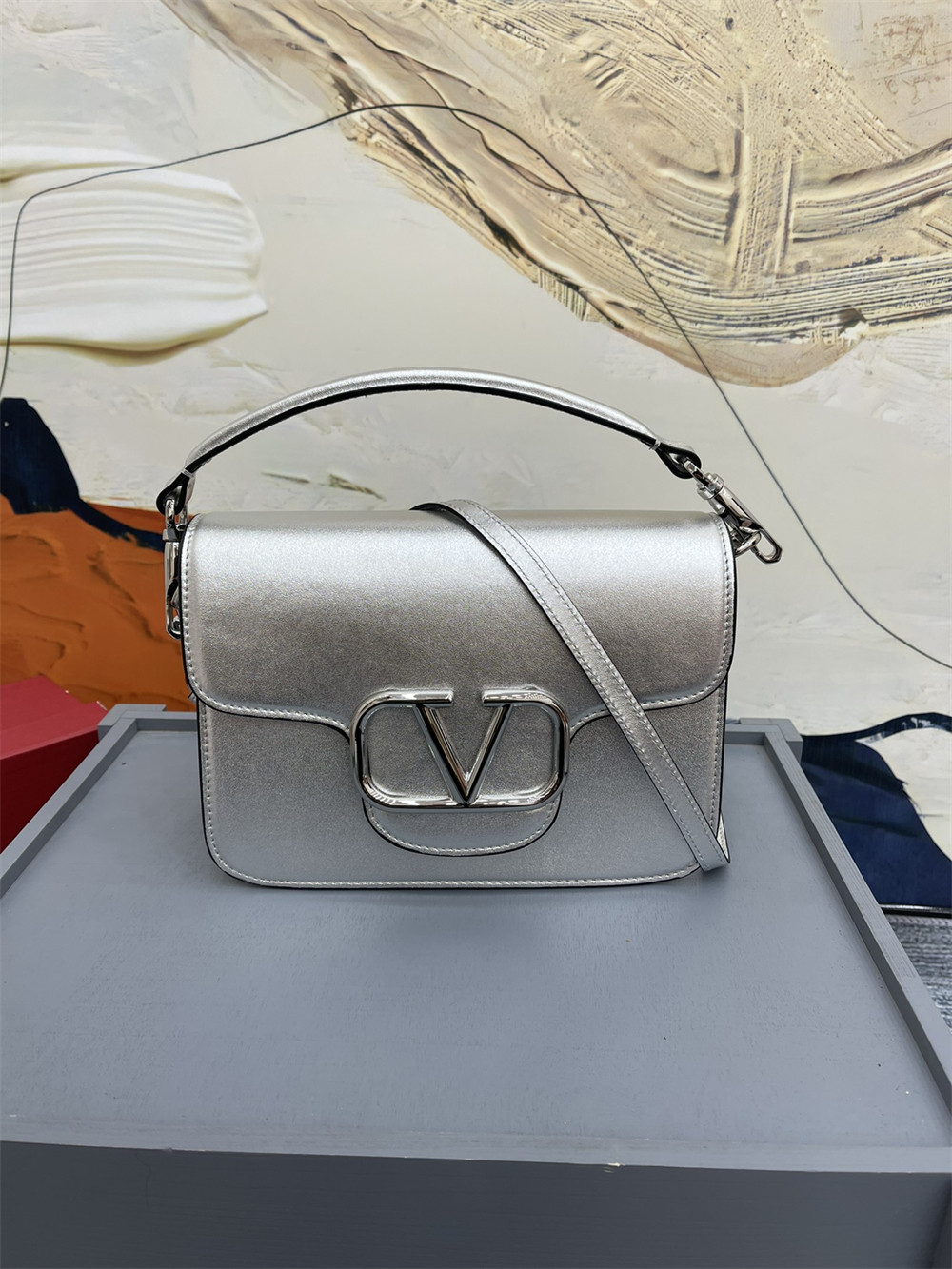 va*t*no GARAVANI LOCÒ CALFSKIN SHOULDER SMALL BAG SILVER 22 x 16 x 7 cm