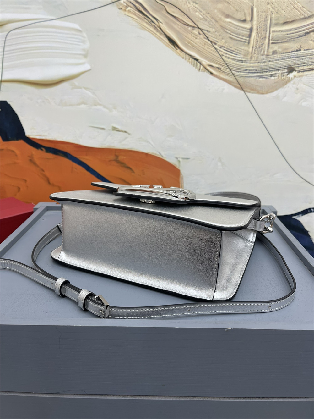 va*t*no GARAVANI LOCÒ CALFSKIN SHOULDER SMALL BAG SILVER 22 x 16 x 7 cm