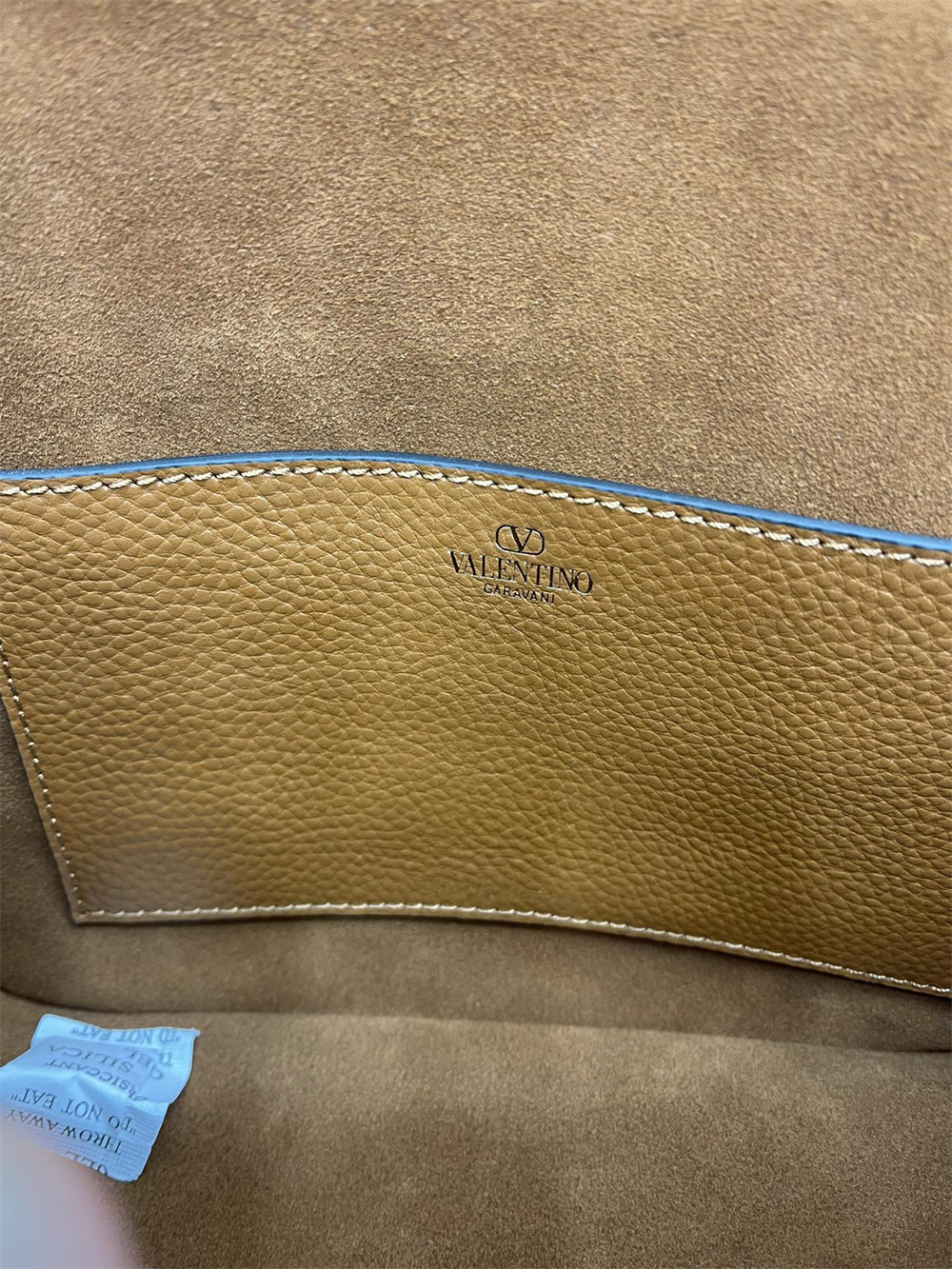 va*t*no GARAVANI ALLTIME GRAINY CALFSKIN SHOULDER BAG BROWN