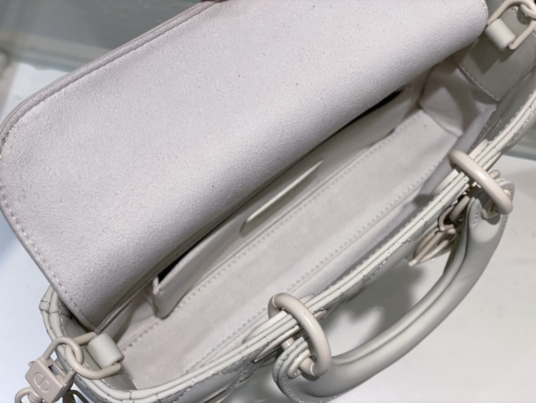 D*0r SMALL LADY D-JOY BAG Ultramatte White Cannage Calfskin