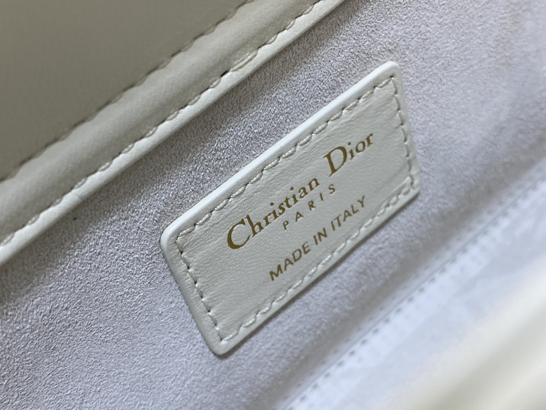 D*0r MEDIUM LADY D-JOY BAG White with Butterfly Studs