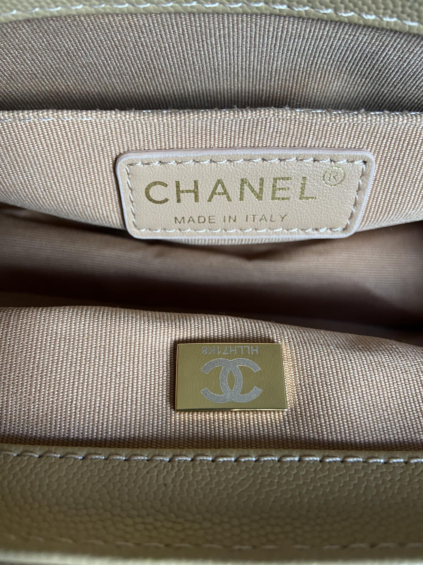 BOY Ch*el HANDBAG Shiny Grained Calfskin Brown 5.9 × 9.8 × 3.5 in