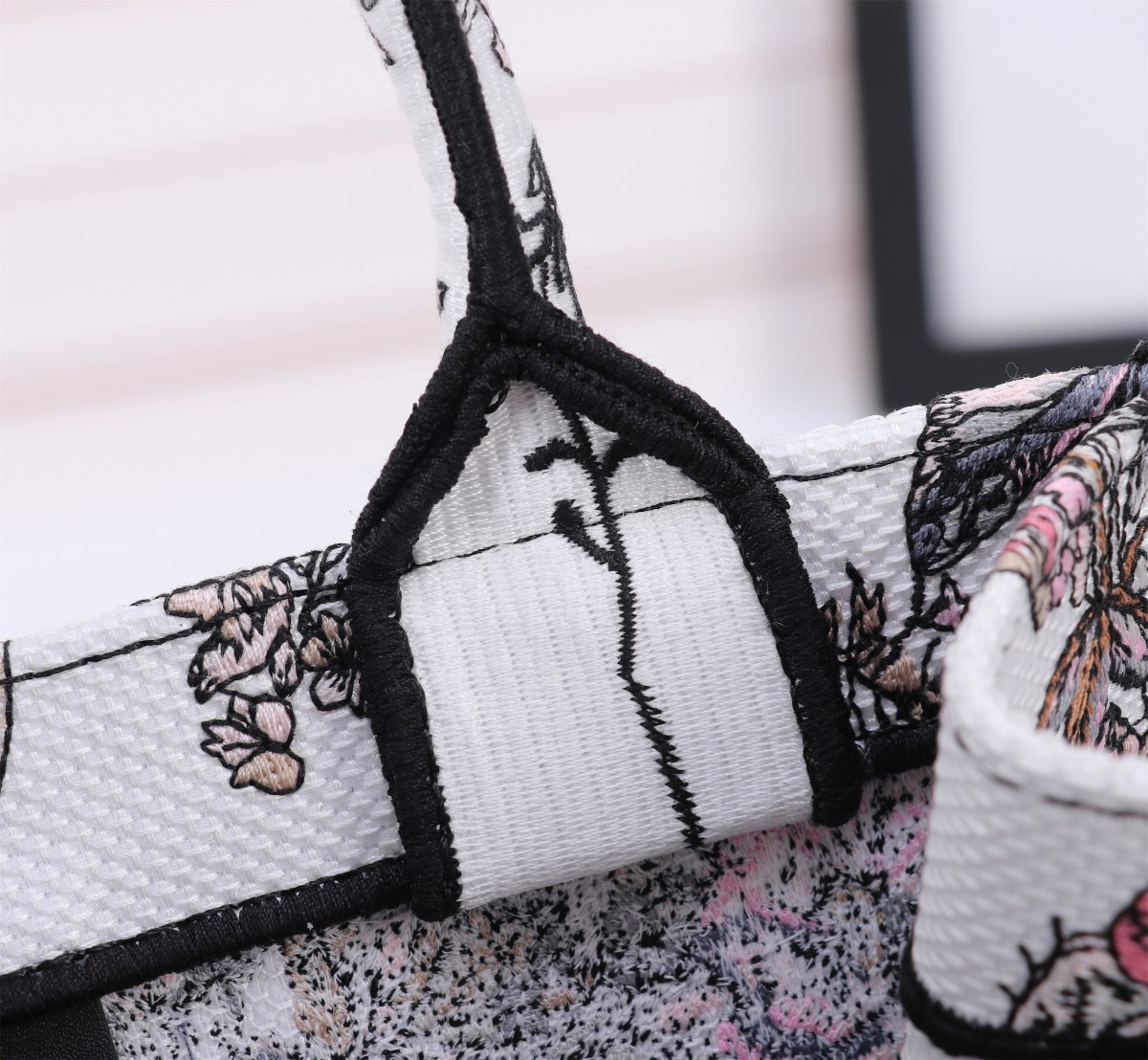 Small D*0r BOOK TOTE WHITE AND PASTEL PINK BUTTERFLY AROUND THE WORLD EMBROIDERY 10.5 x 8.5 x 5.5 inches