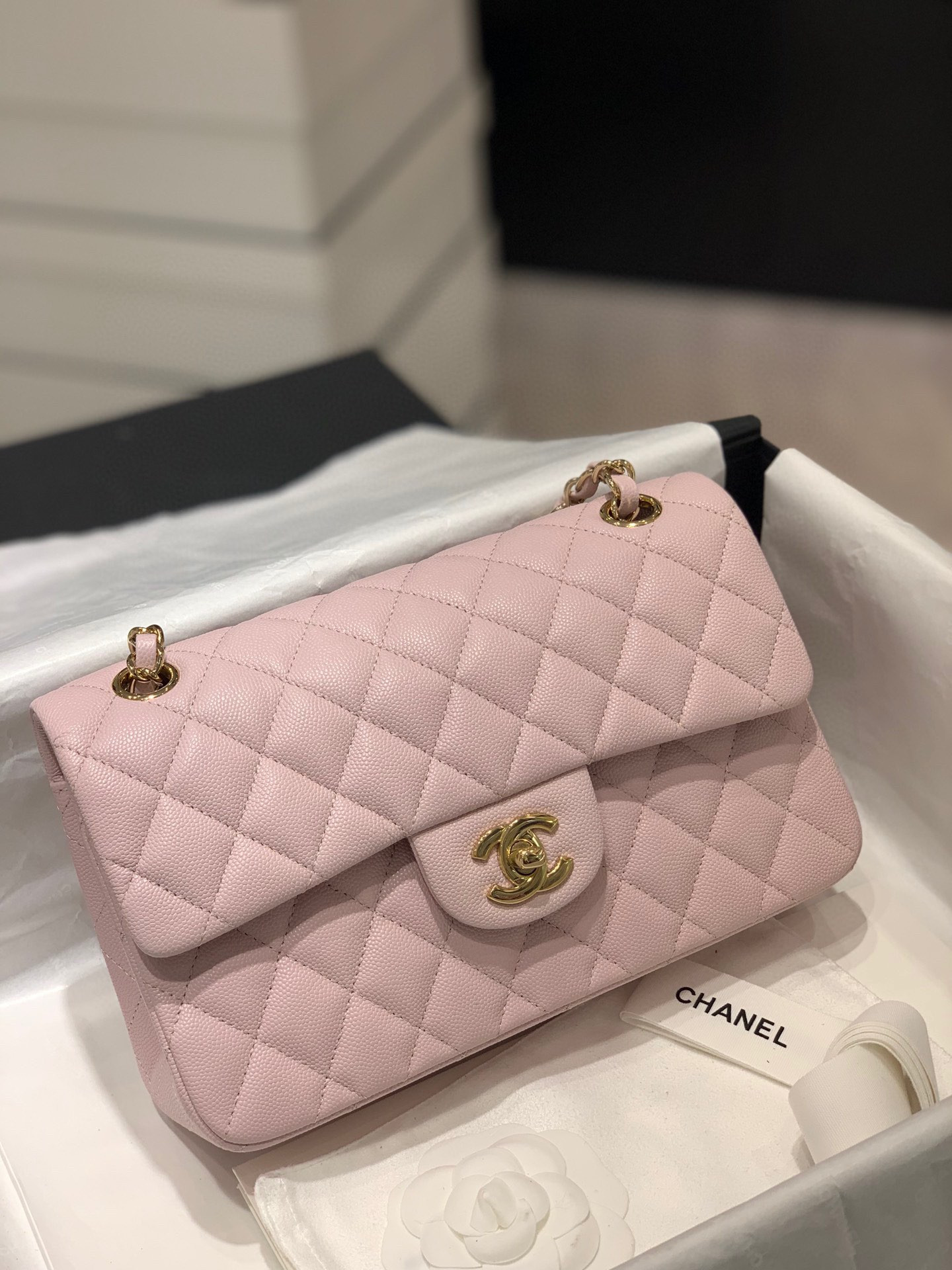 Ch*el CLASSIC HANDBAG GRAINED CALFSKIN & GOLD-TONE METAL LIGHT PINK 6 × 9.9 × 2.5 in