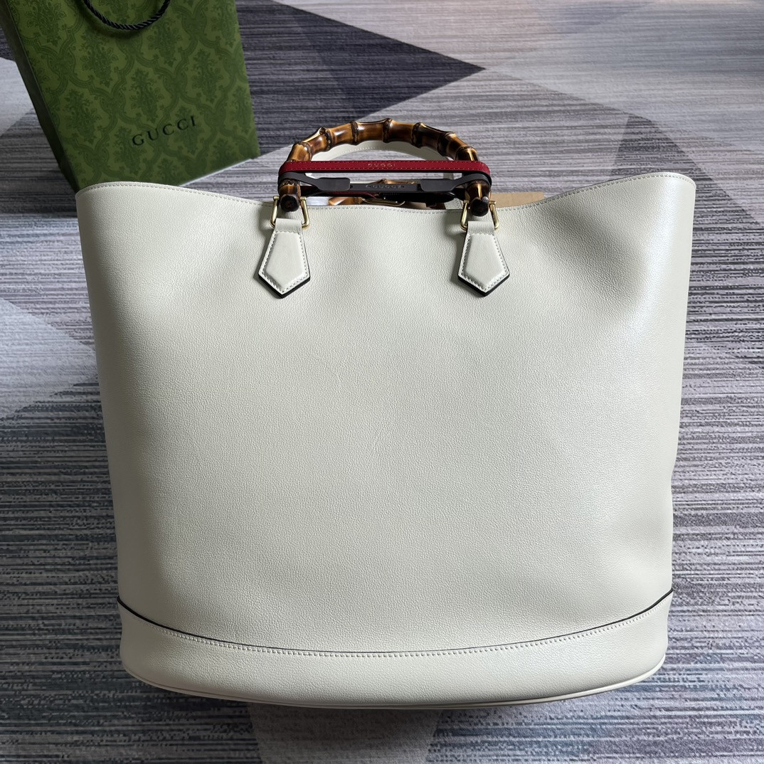 G*u*i DIANA LARGE TOTE BAG White 40W x 34H x 21D CM