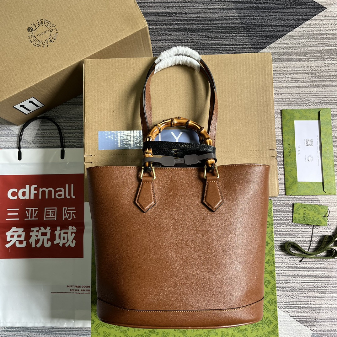G*u*i DIANA MEDIUM TOTE BAG Cuir 31W x 27H x 15D CM