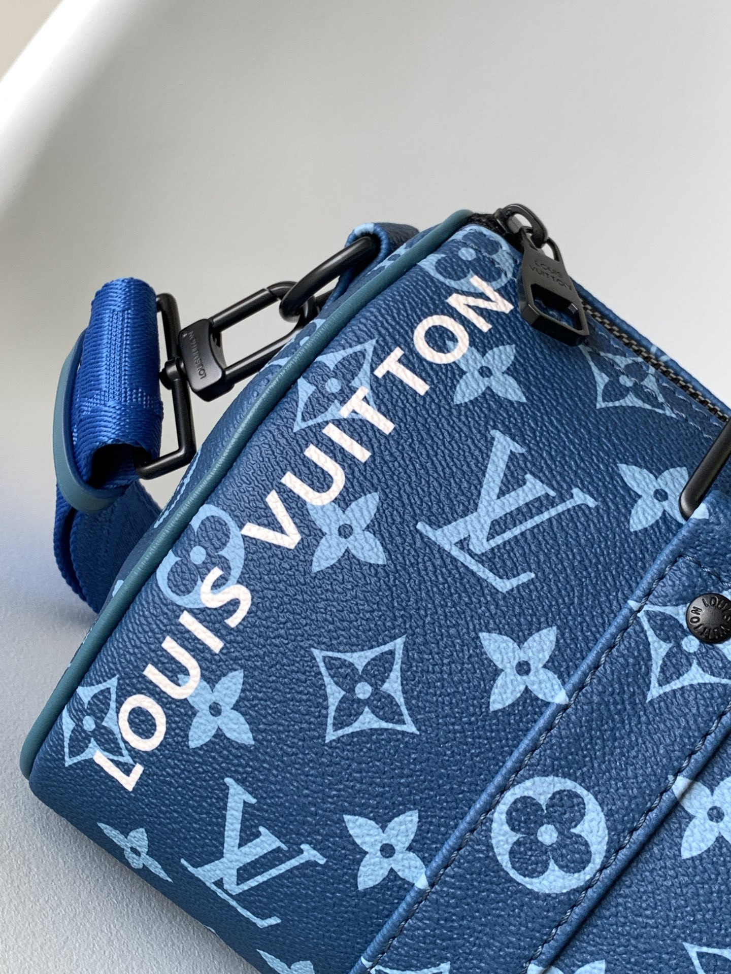 L0*is V*t0n Keepall Bandoulière 25 M46803 9.8 x 5.9 x 4.3 inches