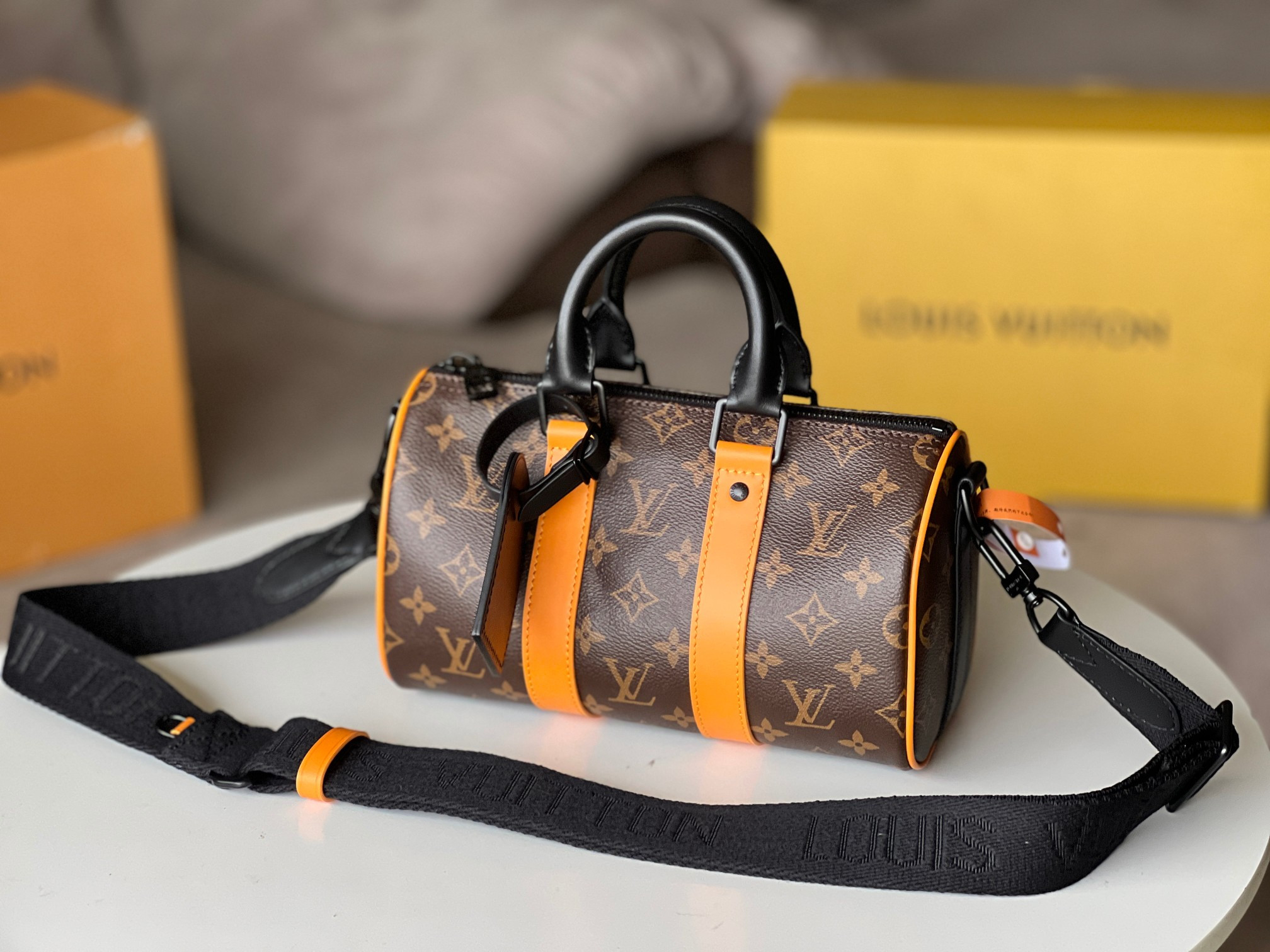 L0*is V*t0n Keepall Bandoulière 25 M46687 9.8 x 5.9 x 4.3 inches