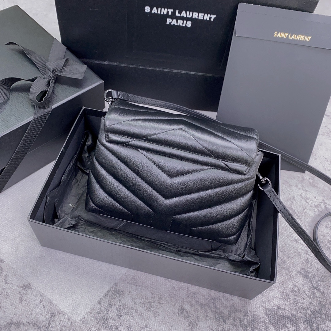 Y*L TOY LOULOU IN QUILTED LEATHER ALL BLACK 7.9 X 5.5 X 3 INCHES