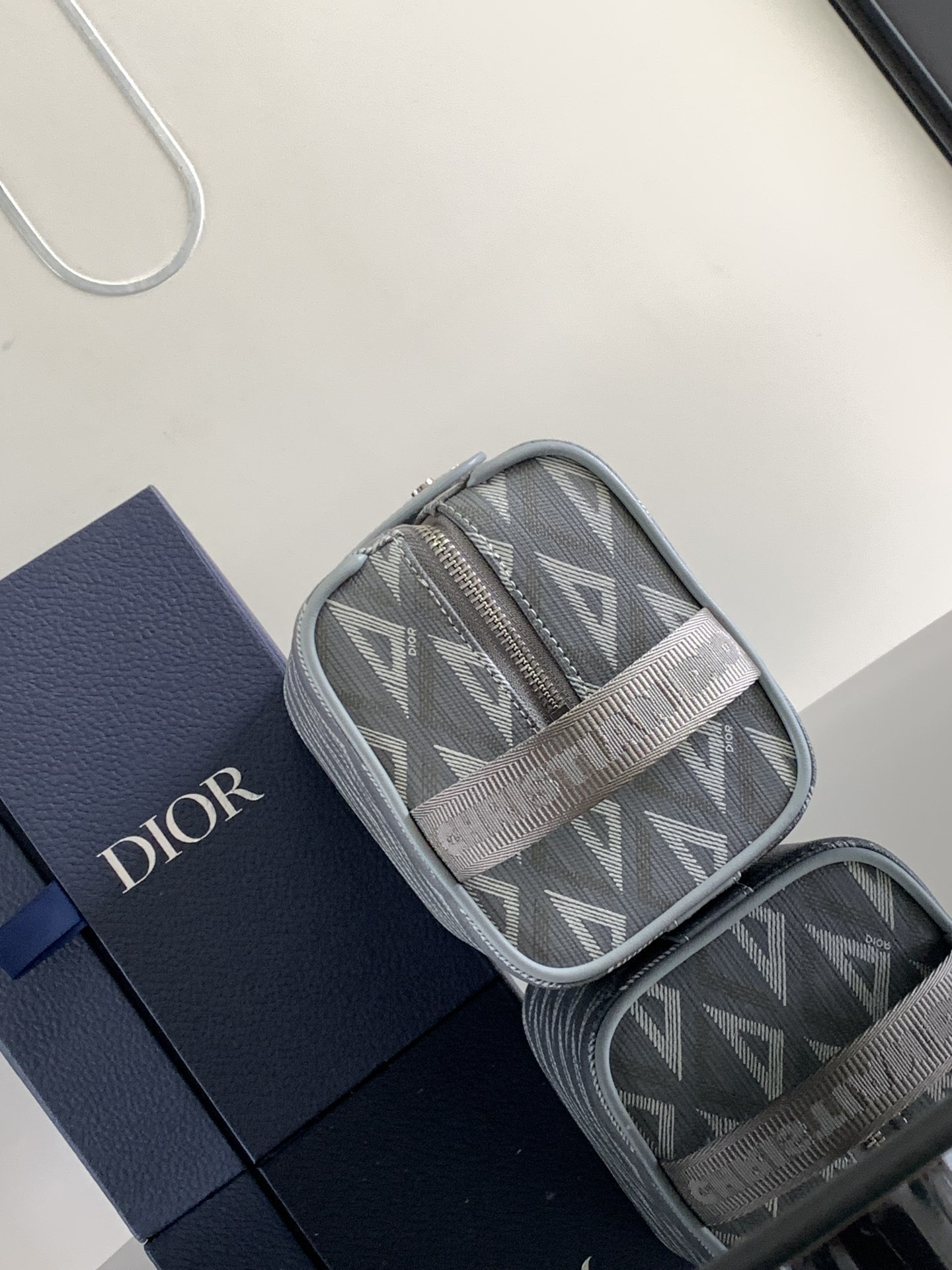 D*0r Lingot Toiletry Bag Gray Mirage Technical Fabric 8.5 x 5 x 4 inches