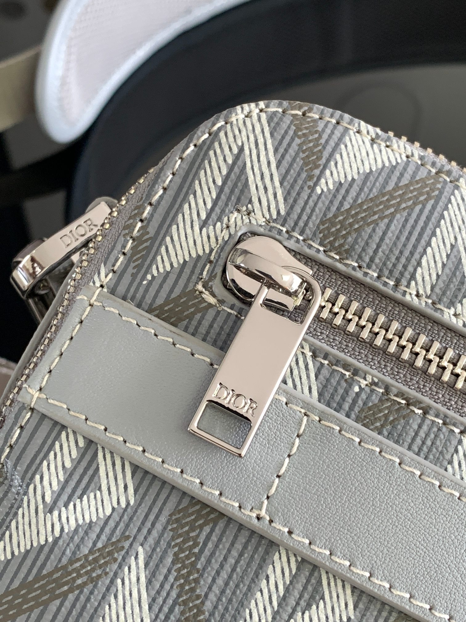 D*0r Safari Bag with Strap light Gray 8.5 x 6 x 2.5 inches