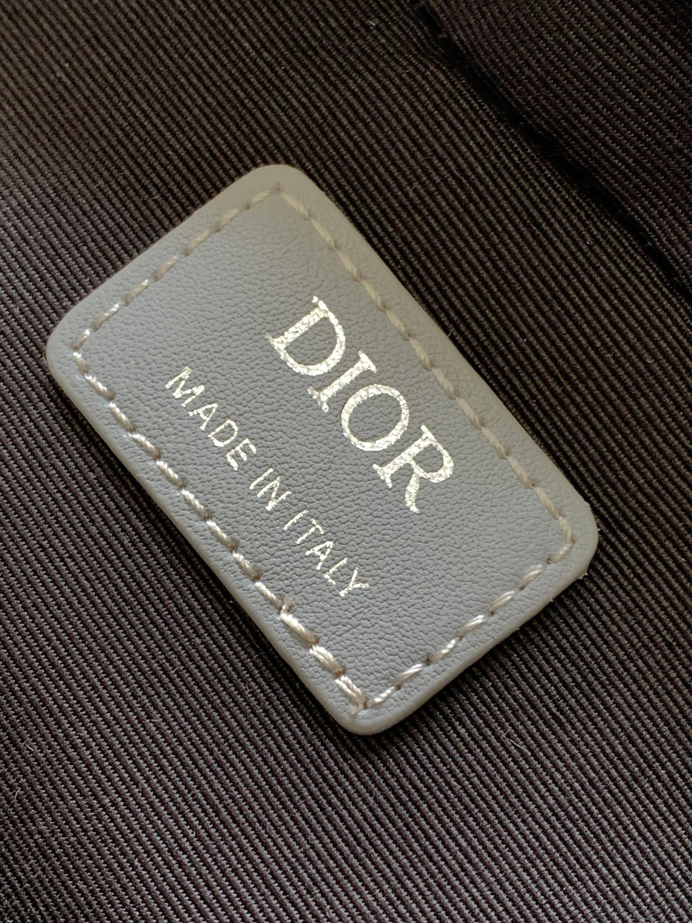 D*0r Safari Bag with Strap light Gray 8.5 x 6 x 2.5 inches