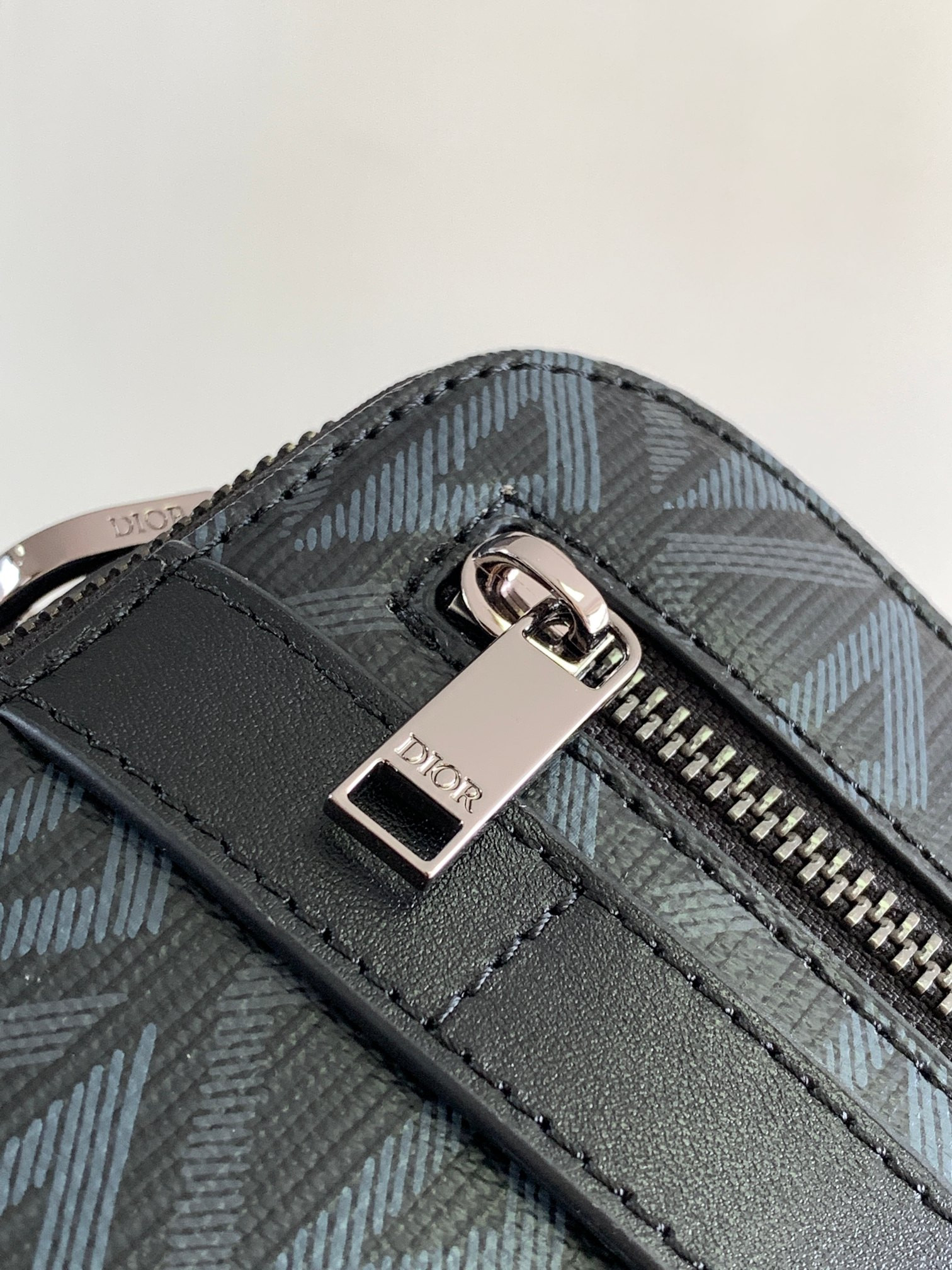 D*0r Safari Bag with Strap Navy 8.5 x 6 x 2.5 inches