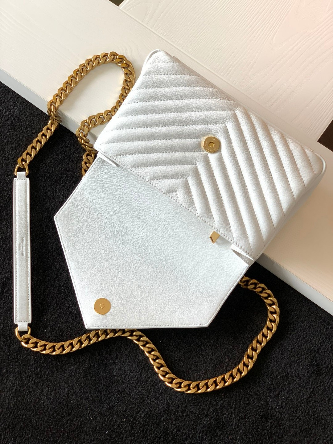 Y*L COLLEGE MEDIUM IN QUILTED LEATHER white 9.4 X 6.6 X 2.5 INCHES