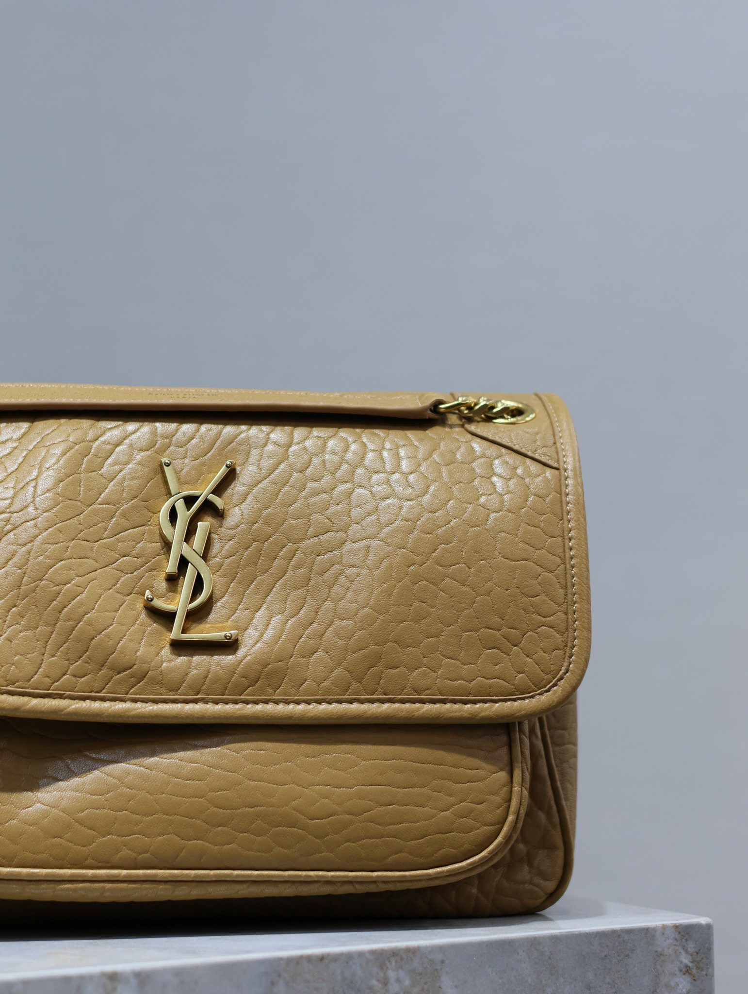 Y*L NIKI MEDIUM IN VINTAGE LEATHER DARK CORK 11 X 7.8 X 3.3 INCHES