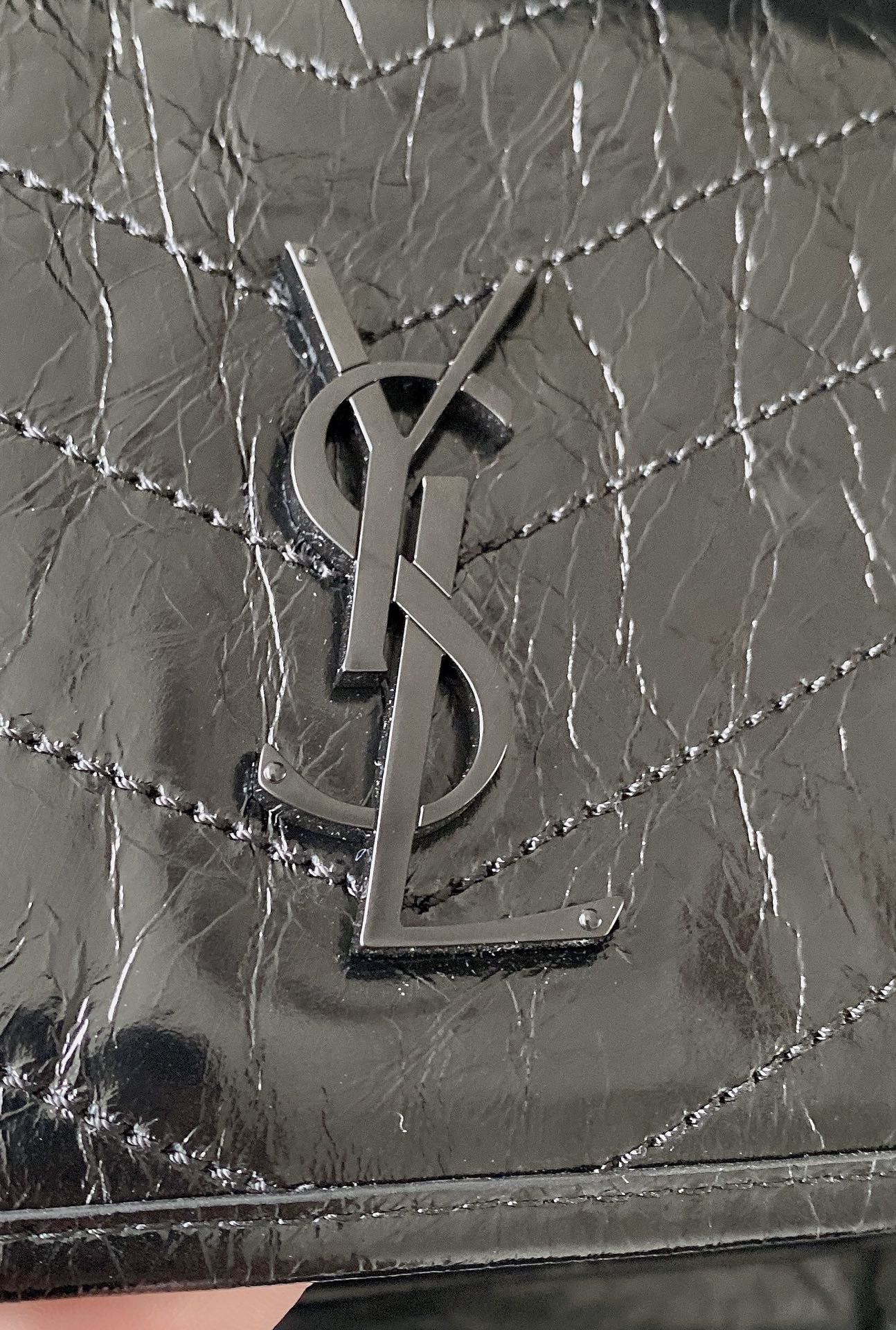 Y*L NIKI MEDIUM IN VINTAGE LEATHER ALL BLACK 11 X 7.8 X 3.3 INCHES