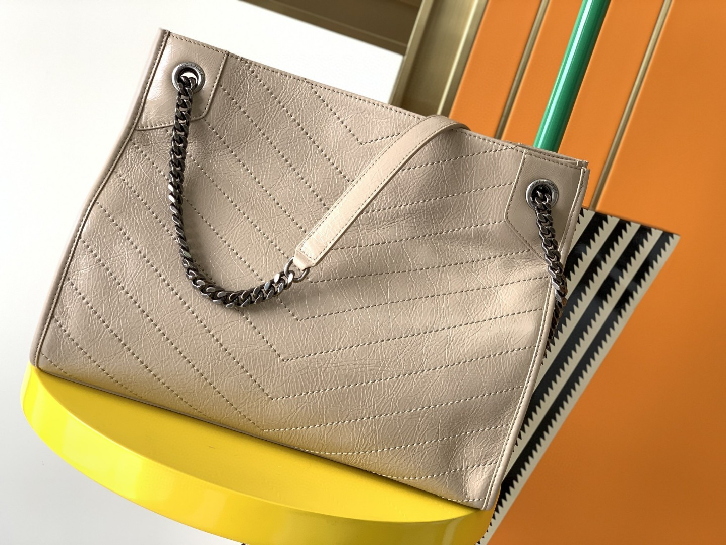 Y*L NIKI SHOPPING IN VINTAGE LEATHER BEIGE 12.9 X 10.6 X 4.5 INCHES