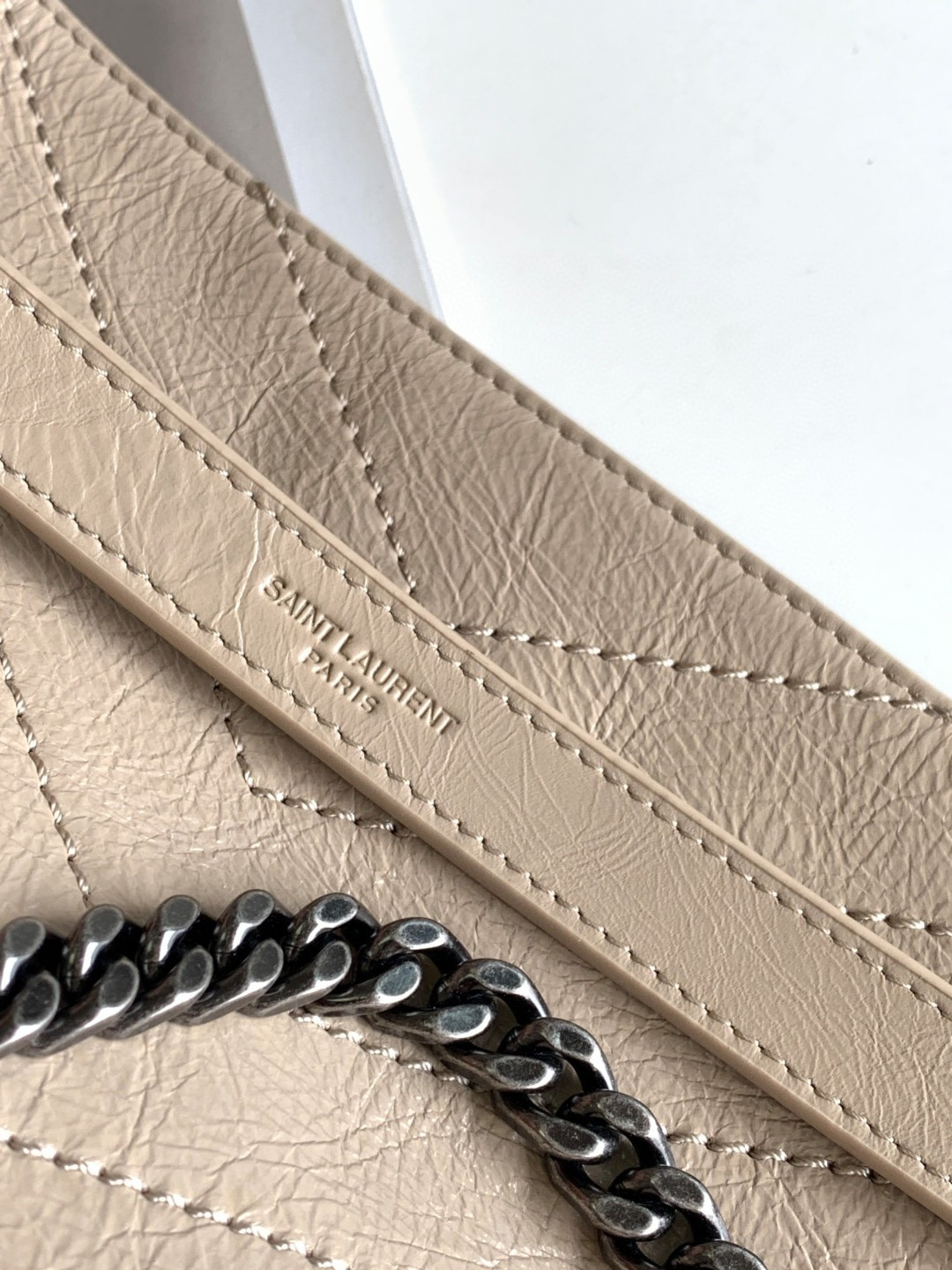 Y*L NIKI SHOPPING IN VINTAGE LEATHER BEIGE 12.9 X 10.6 X 4.5 INCHES