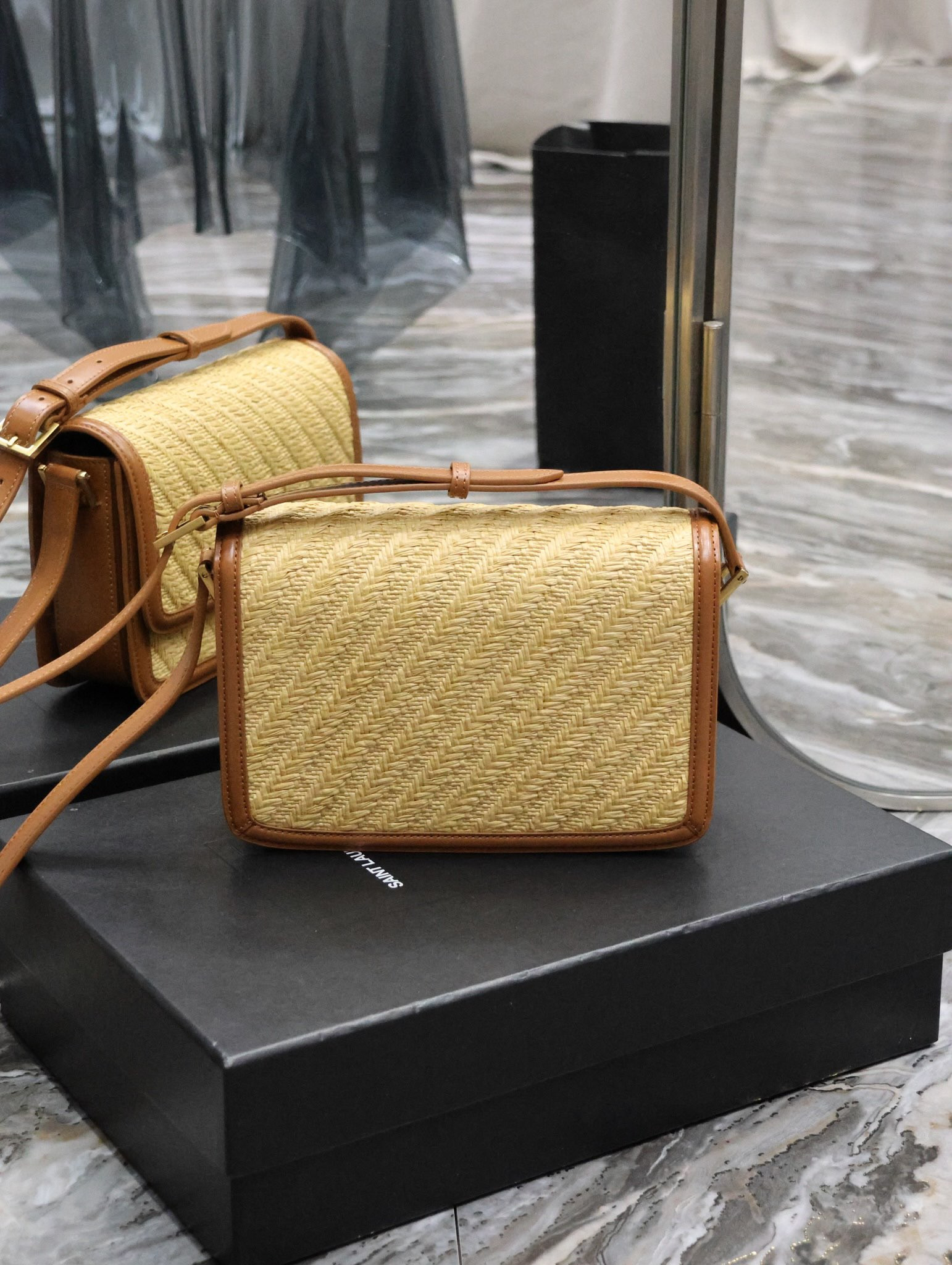 Y*L SOLFERINO MEDIUM SATCHEL IN RAFFIA AND VEGETABLE-TANNED LEATHER NATURAL SAND AND BRICK 9.8 X 6.7 X 2 INCHES