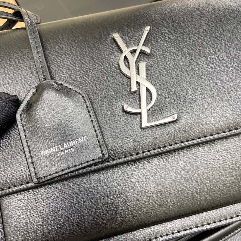 Y*L SUNSET MEDIUM IN SMOOTH LEATHER 8 X 6.2 X 2.5 INCHES